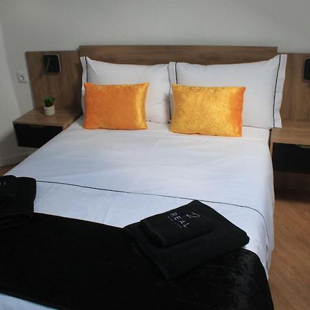 Real Guest House Costa de Caparica Buitenkant foto