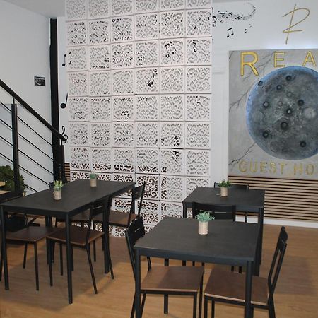 Real Guest House Costa de Caparica Buitenkant foto