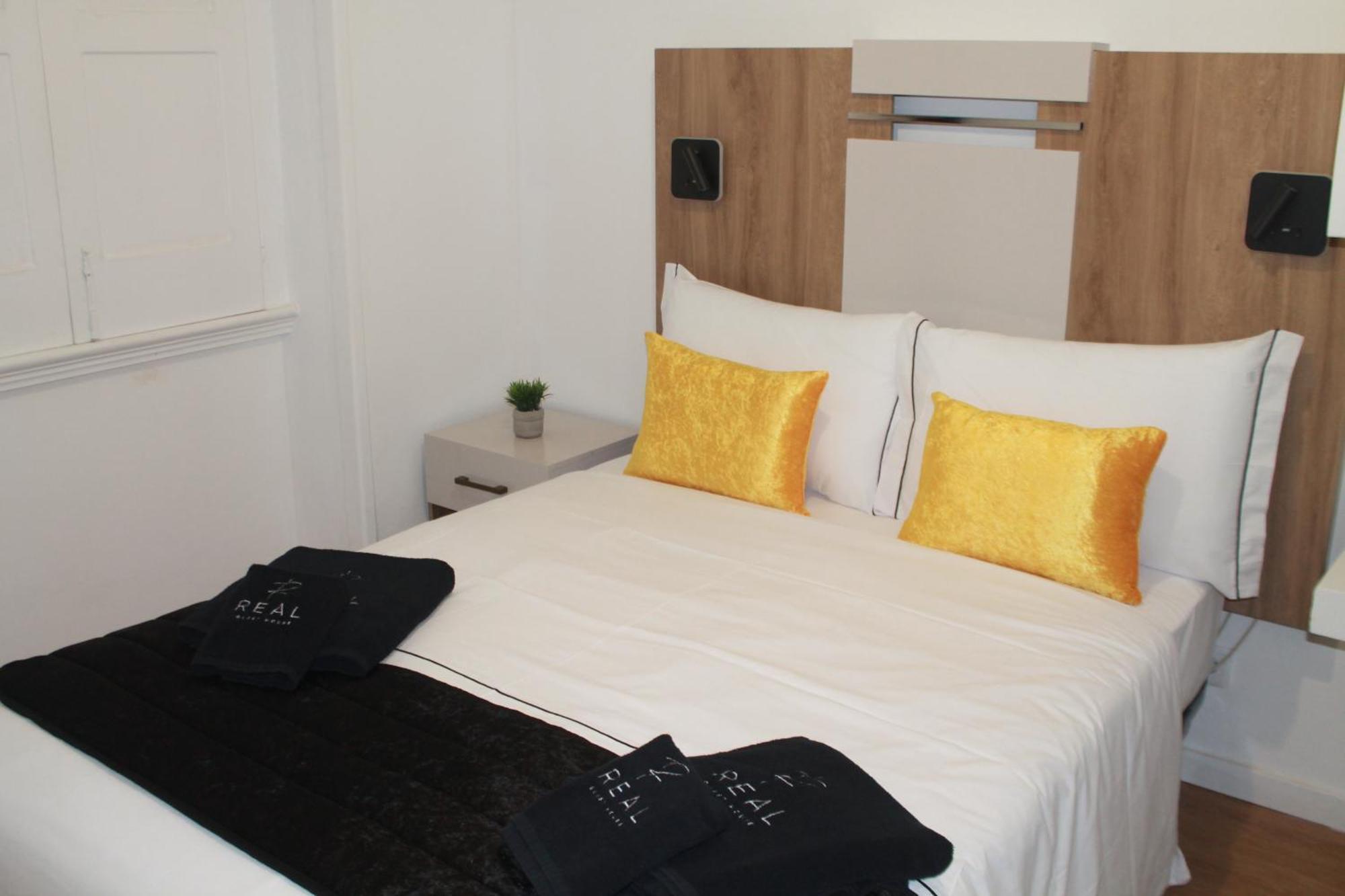 Real Guest House Costa de Caparica Buitenkant foto