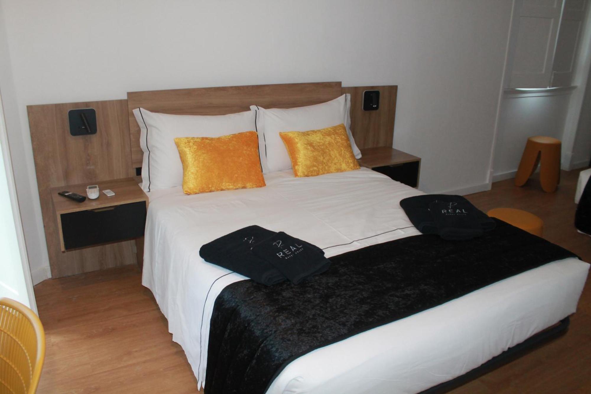 Real Guest House Costa de Caparica Buitenkant foto