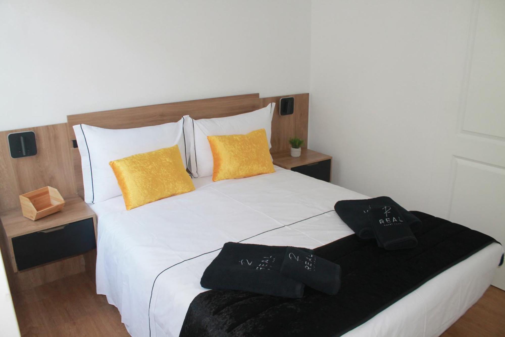 Real Guest House Costa de Caparica Buitenkant foto
