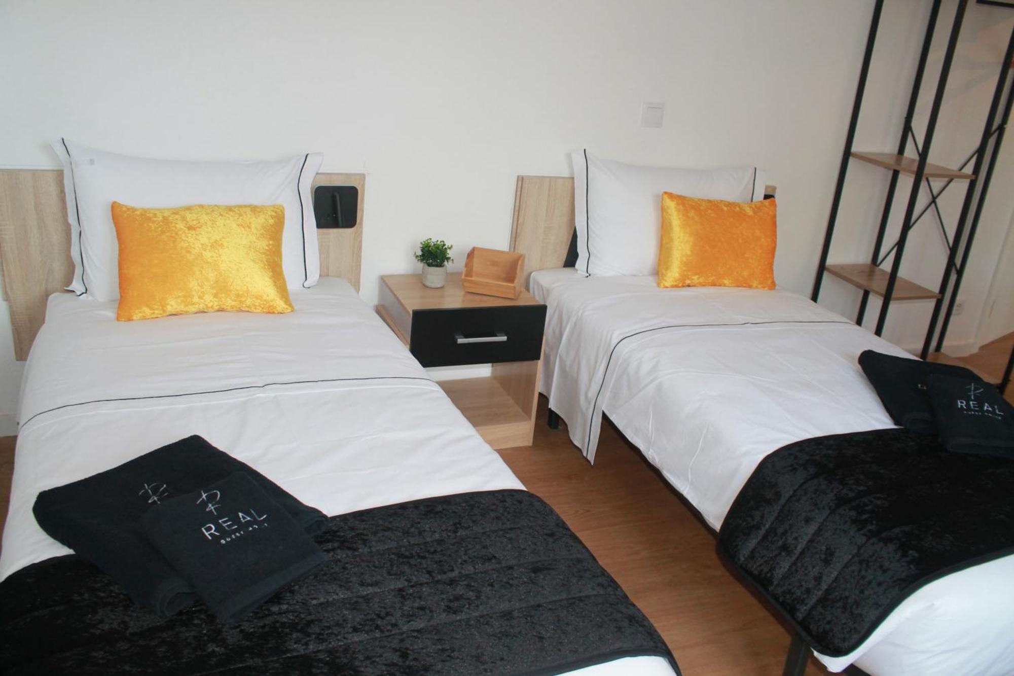 Real Guest House Costa de Caparica Buitenkant foto