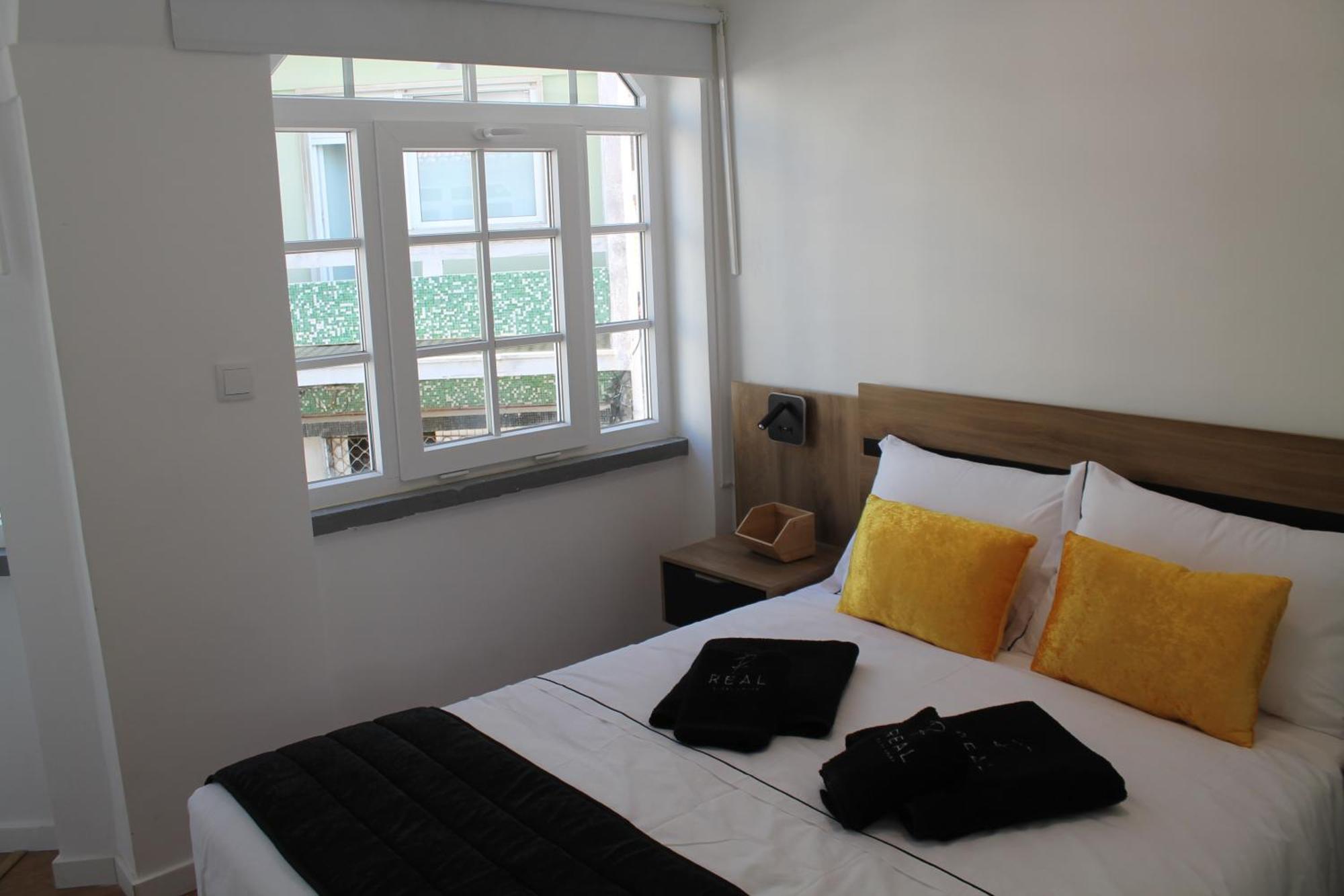 Real Guest House Costa de Caparica Buitenkant foto
