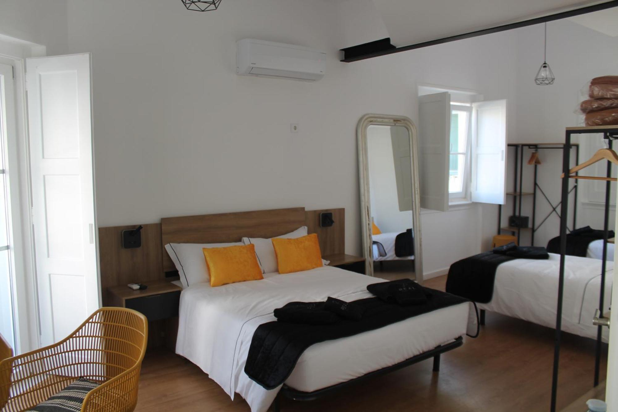 Real Guest House Costa de Caparica Buitenkant foto